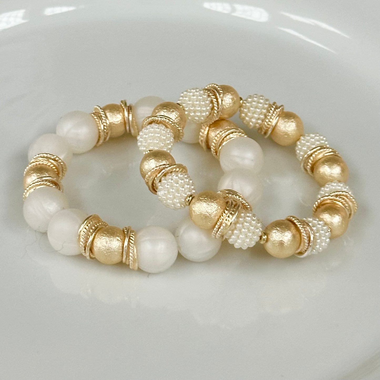 GOLD SHELL PEARL AND IVORY BERRY BEADING BANGLE WITH GOLD ACCENTS