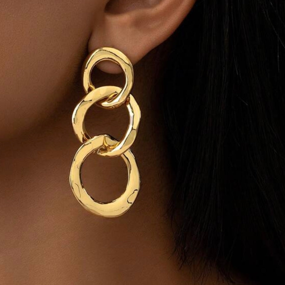 TRIPLE GOLD INTERLOCKING OPEN CIRCLE EARRING