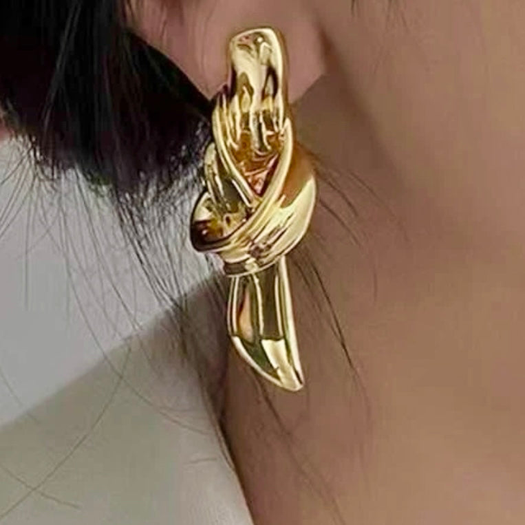 GOLD KNOT DROPEARRING