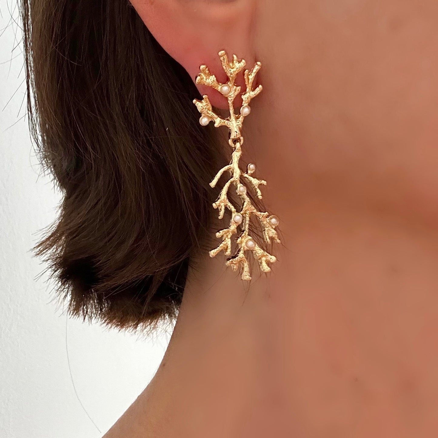 CORAL BRANCH GOLD AND PRARL EARRING