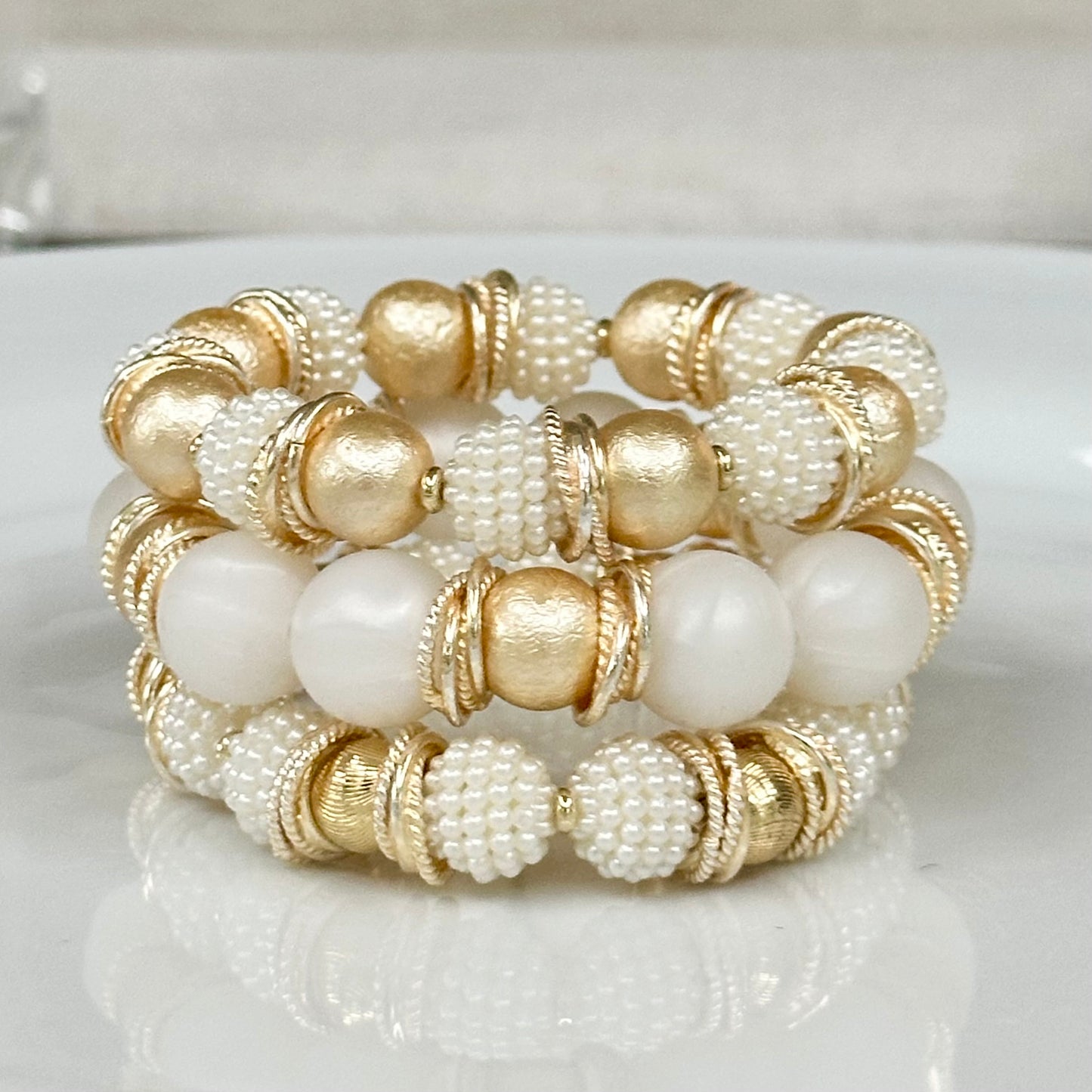 GOLD SHELL PEARL AND IVORY BERRY BEADING BANGLE WITH GOLD ACCENTS