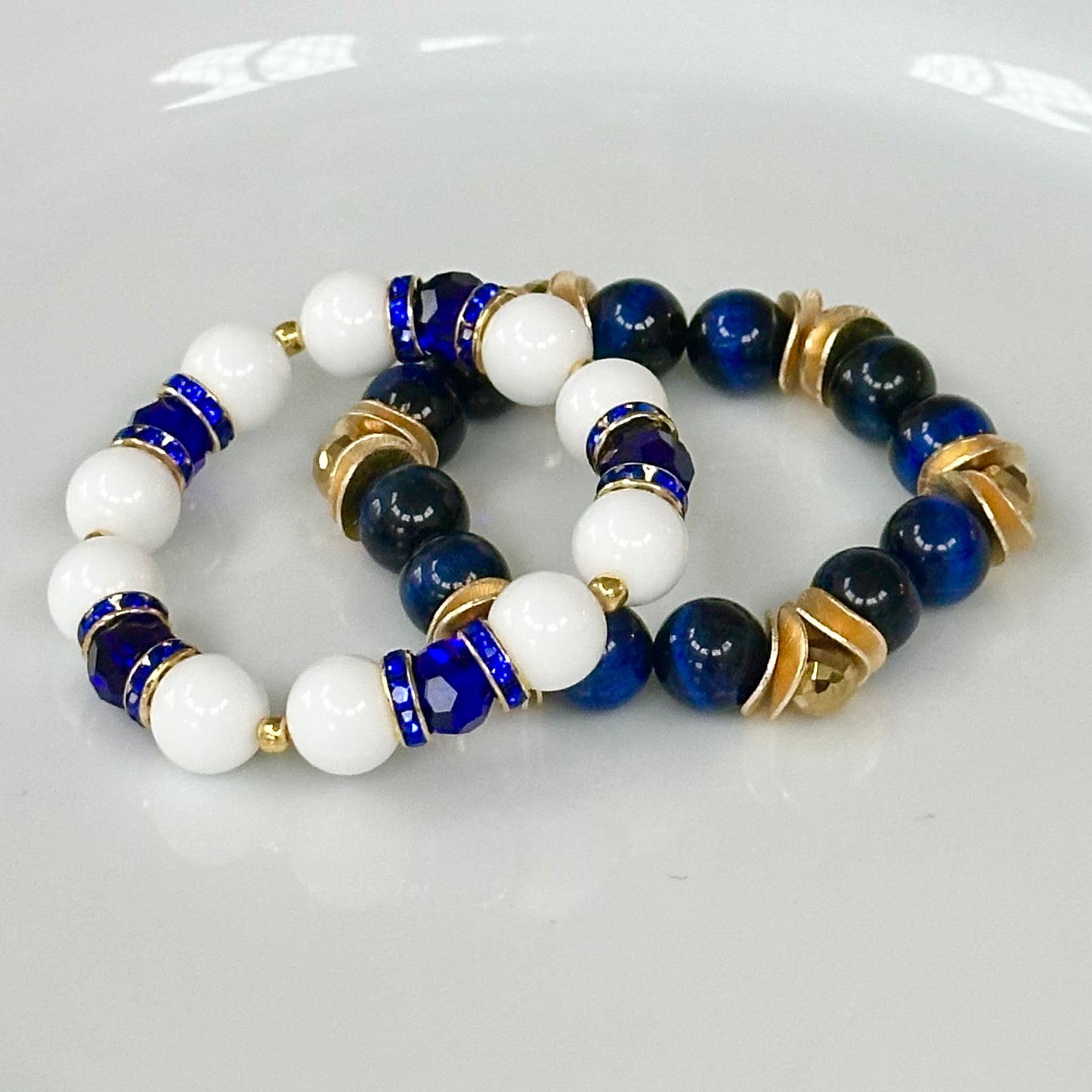 WHITE PORCELAIN AGATE GEMSTONE BANGLE WITH COBALT CRYSTAL ACCENTS