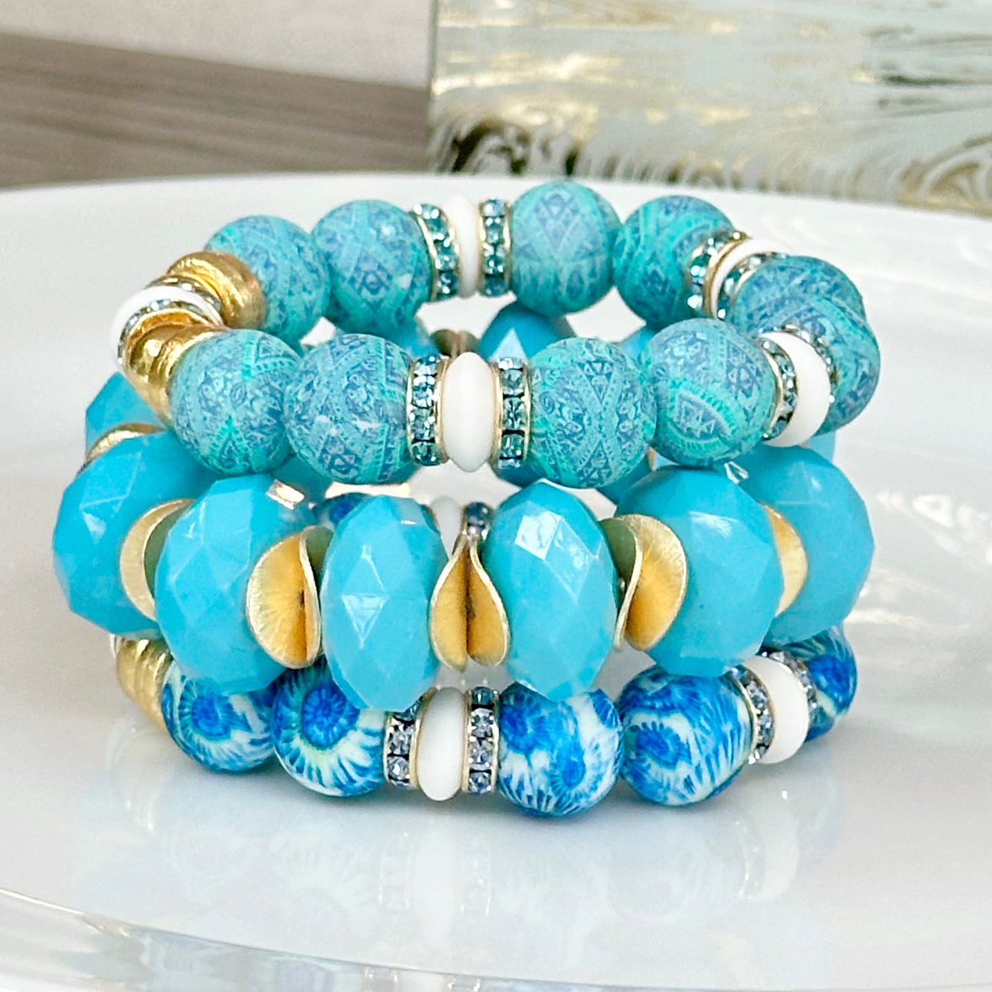 FACETED TURQUOISE AND GOLD STATEMENT BRACELET