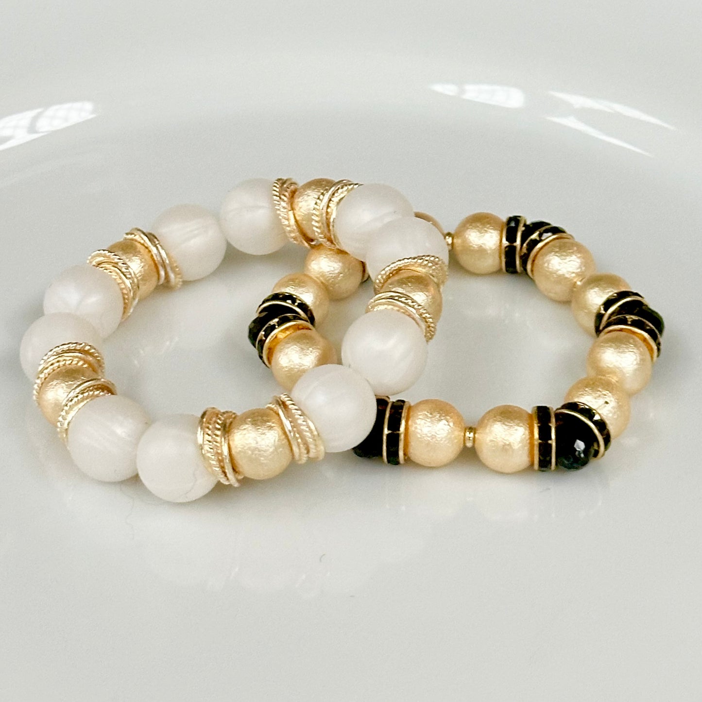 PEARLIZED IVORY BEADING BANGLE WITH SHELL PEARL AND GOLD ACCENTS