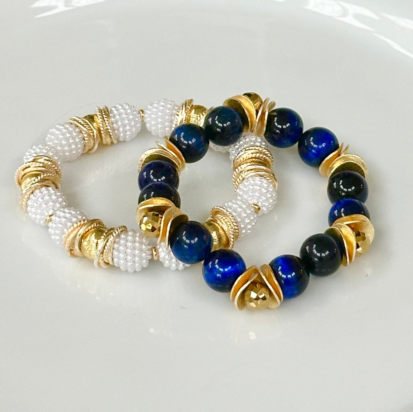 WHITE BERRY BEADING BANGLE WITH GOLD ACCENTS