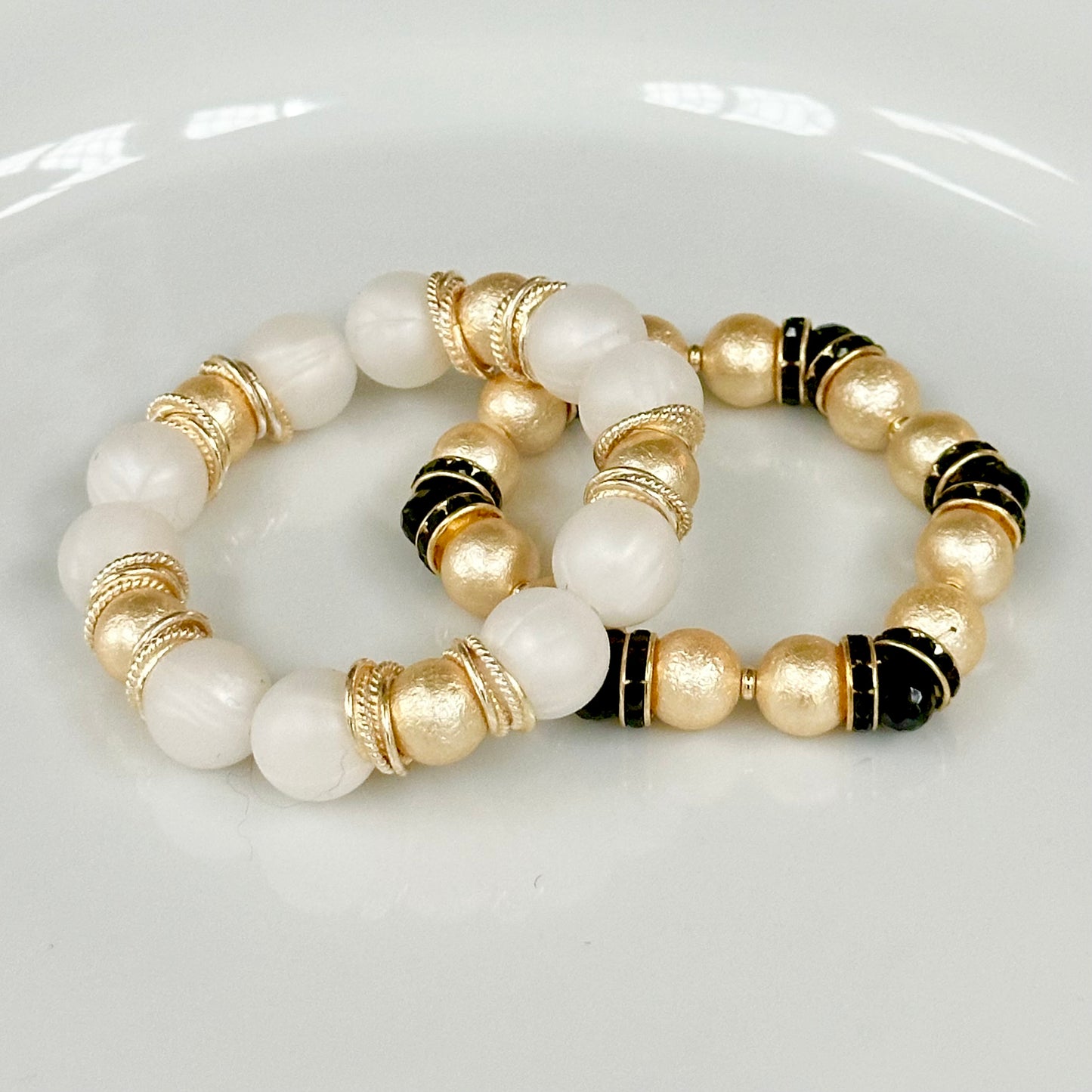 PEARLIZED IVORY BEADING BANGLE WITH SHELL PEARL AND GOLD ACCENTS