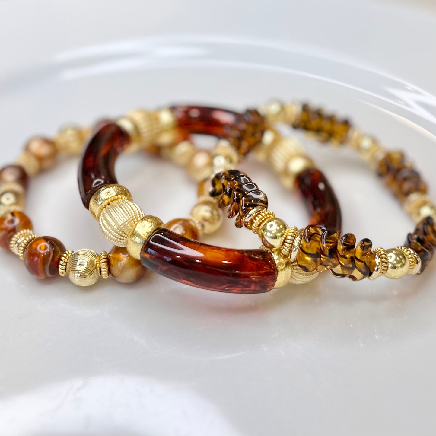 WAVY TORTOISE SHELL AND GOLD WRISTLET