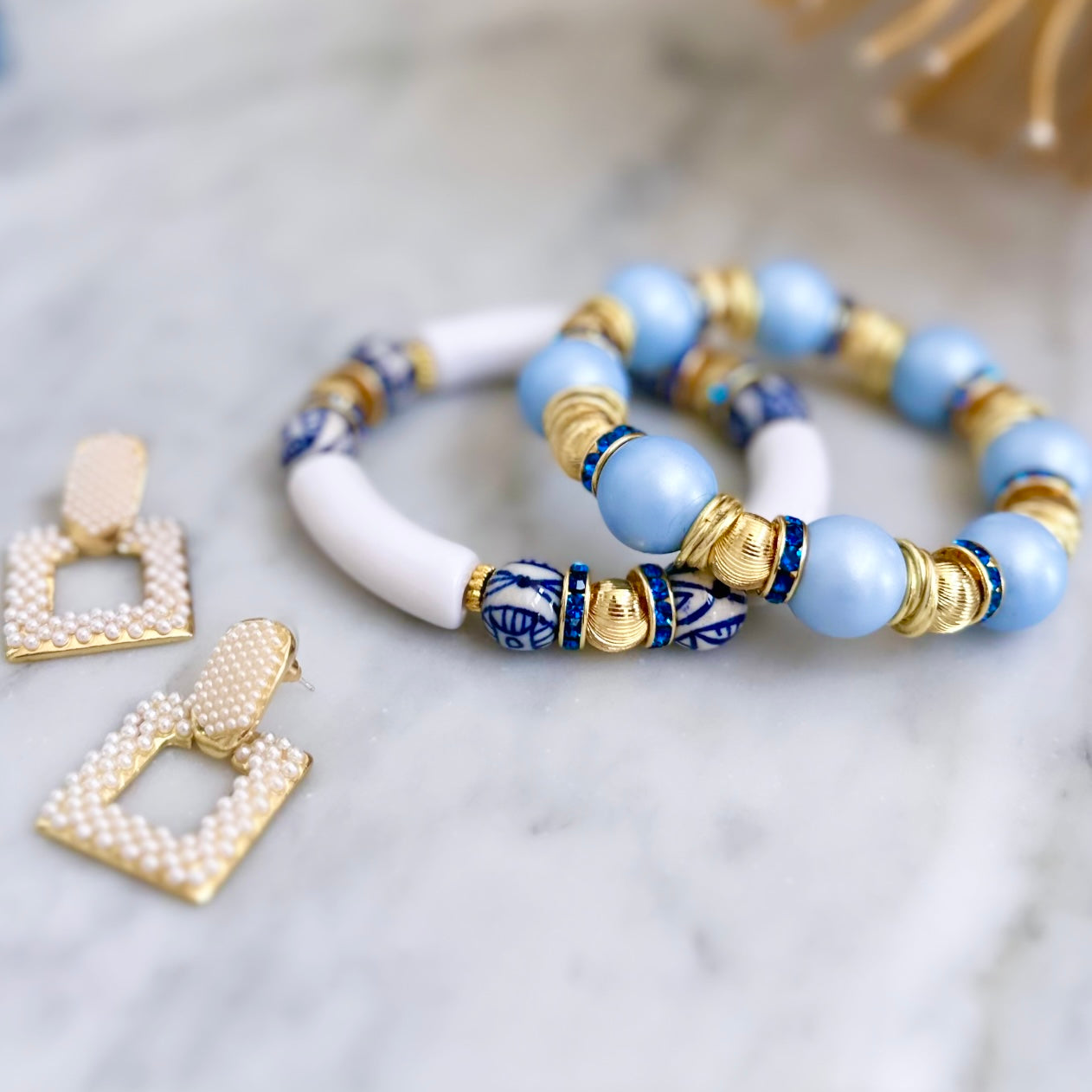 MINI PEARL AND GOLD SQUARE POST EARRING