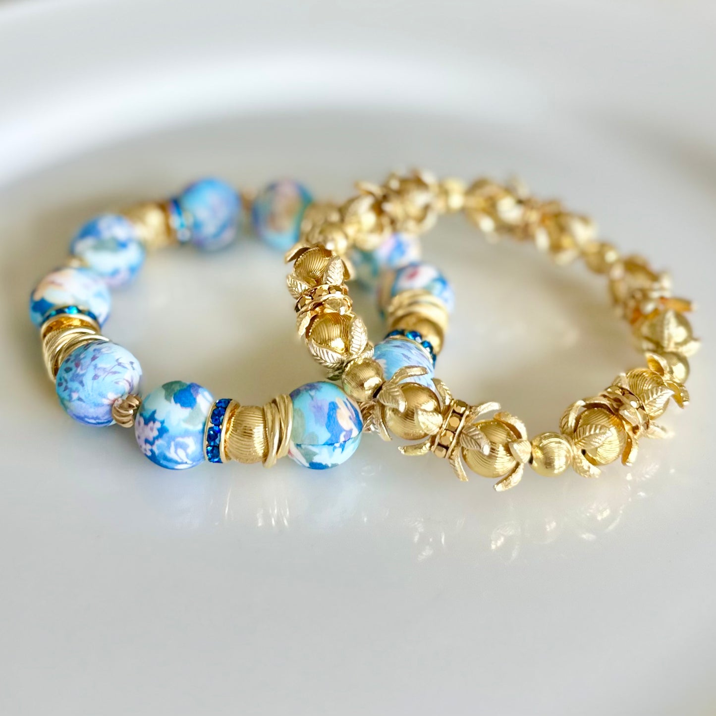 GOLD FLORAL BANGLE