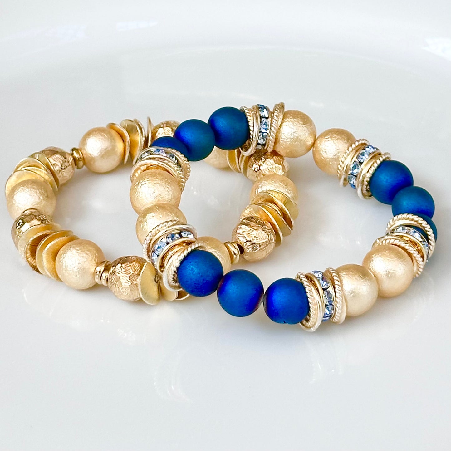 GOLD AND SHELL PEARL BANGLE WITH GOLD ACCENTS