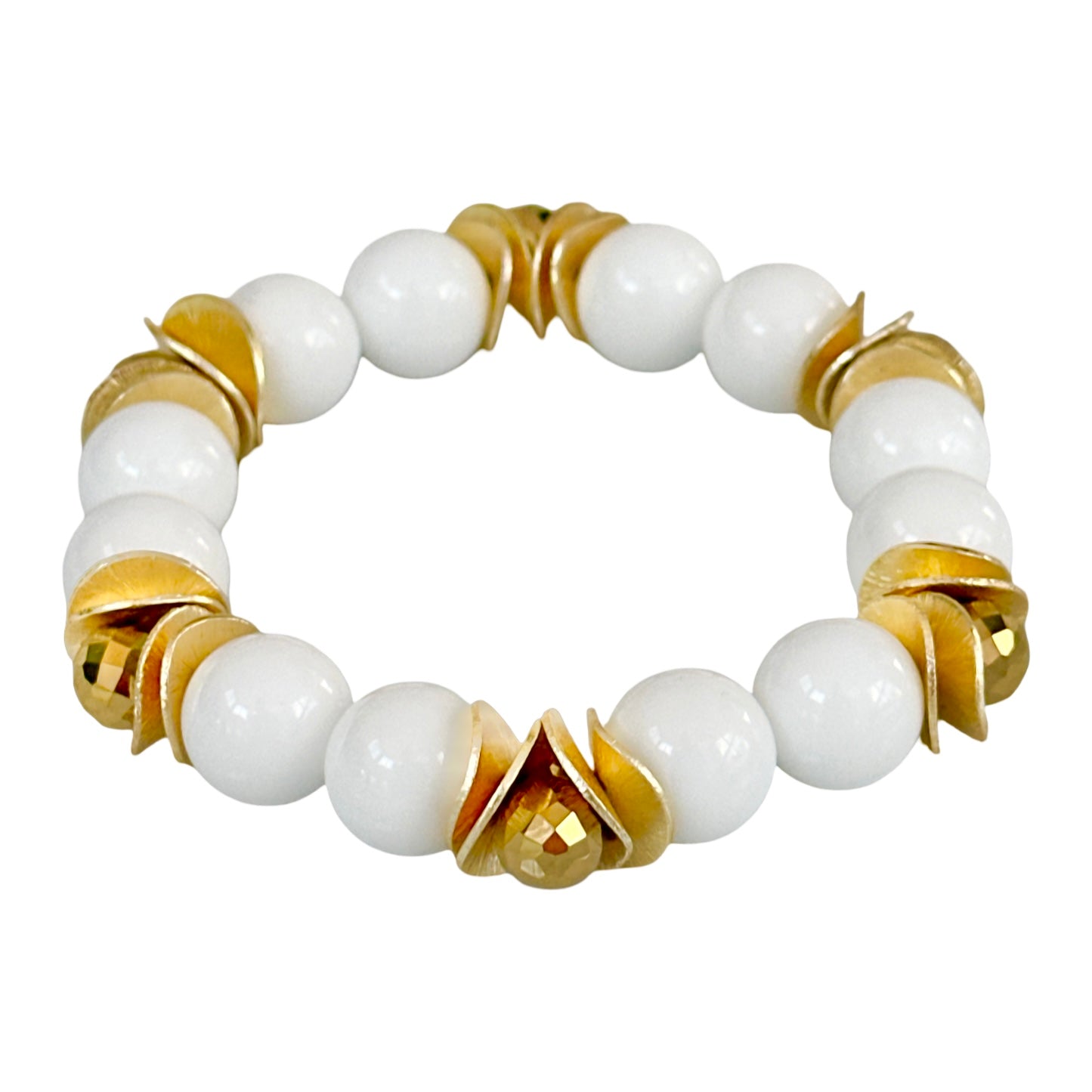 WHITE AGATE GEMSTONE BANGLE WITH GOLD WAVY DISC AND FACETED GOLD TEARDROP ACCENTS