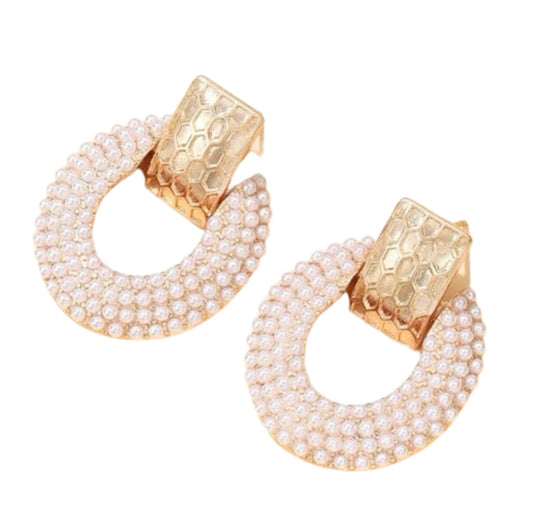 MINI PEARL AND GOLD OVAL POST EARRING
