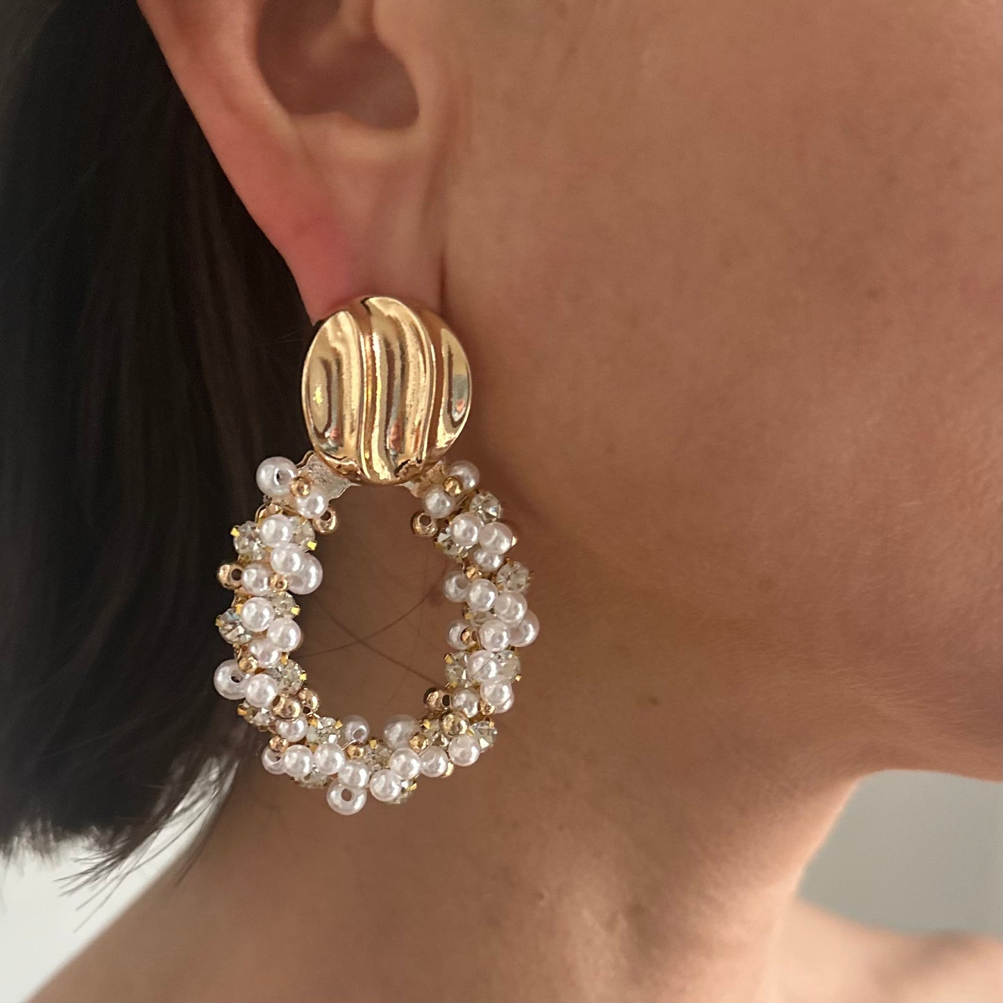 PEARL AND GOLD OVAL EARRING