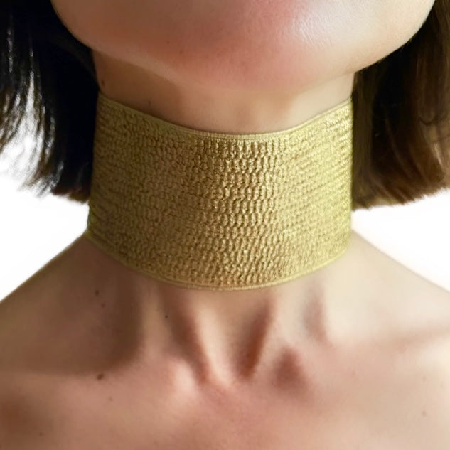 GOLD NECK CUFF